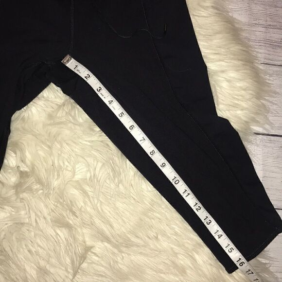 Lululemon Black Drawstring Bermuda Capri Shorts - Picture 5 of 5